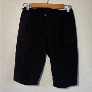 Patagonia Women's Black Dirt Roamer Bike Shorts Size 2 | gorpcore | outdoor |